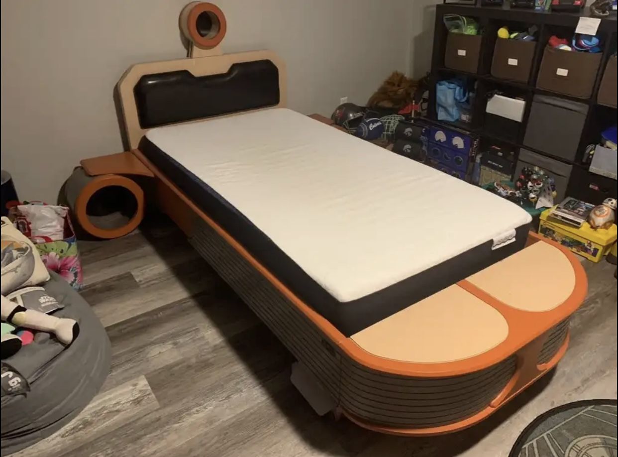Star Wars Landspeeder Twin Bed