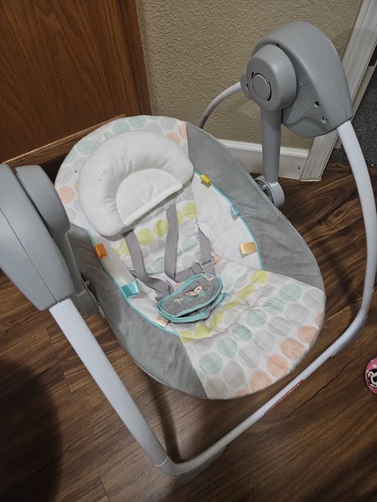 Bright Starts Portable Automatic 6-Speed Baby Swing