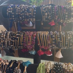 Bracelets 