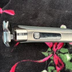 Philips Norelco Series 7000 Electric Shaver S9987 Wet Dry Rechargeable Trimmer