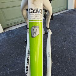 Cannondale.
Track bike.  three