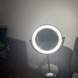 Makeup Mirror (lights Up) 