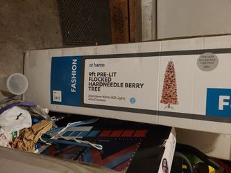 9ft Pre-lit Christmas Tree