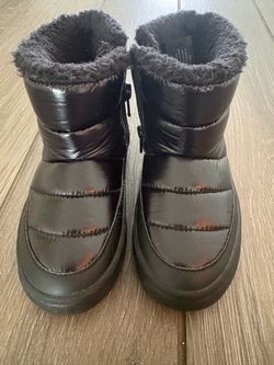 Girl black boots size 11c kids
