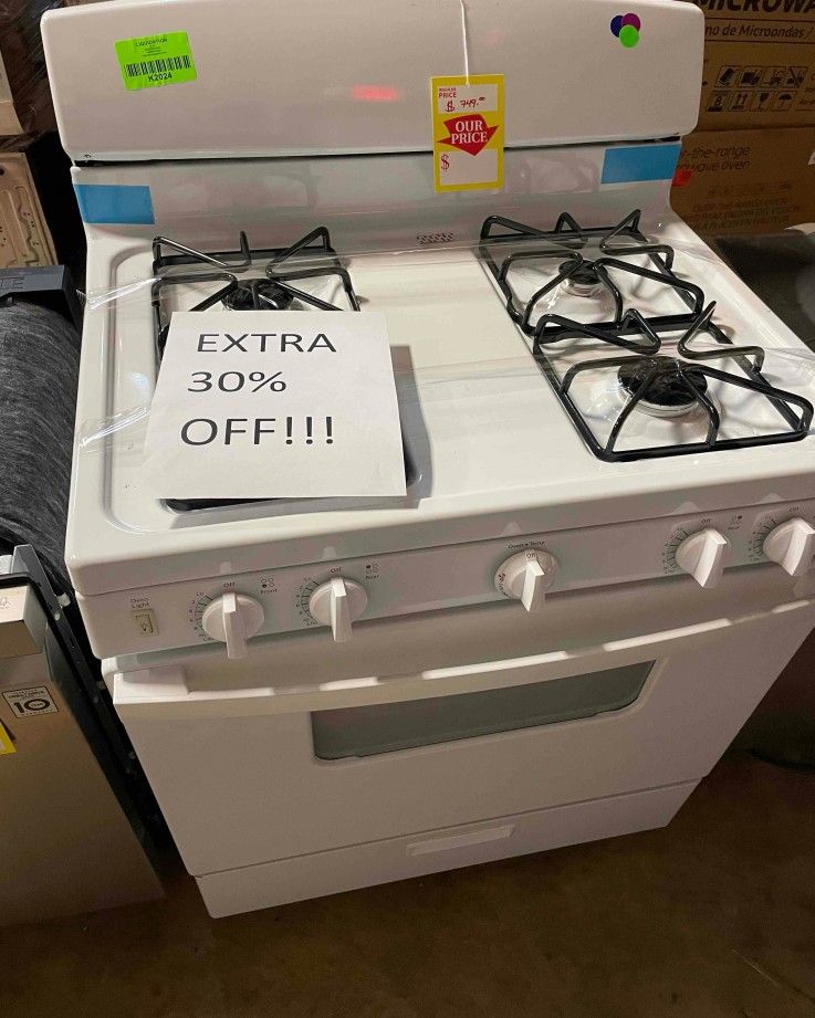 hotpoint burners ft freestanding range stove for Sale in Schertz, TX