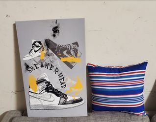 Shoe wall decor