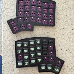 Custom Mechanical Keyboard Bundle – Iris CE Split + Cepstrum 65% Low Profile – Choc Switches + Keycaps + Accessories