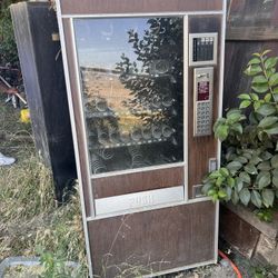 Working Vending machines 