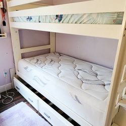 Bunk Beds w/Trundle - Twin Size