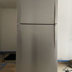 Whirlpool Refrigerator 20.5cu - Top Freezer