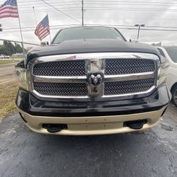 Dodge Ram 1500 Laramiet Long Horn 4x4