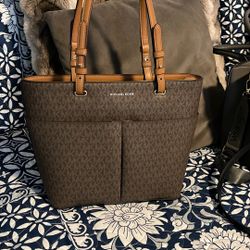 MK Handbag/ Wallet