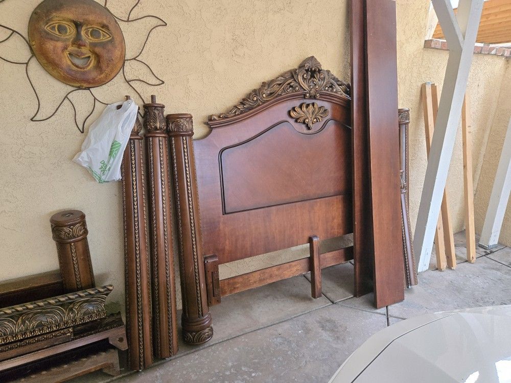 Wood 4 Post Bed And Frame ( No Mattress)