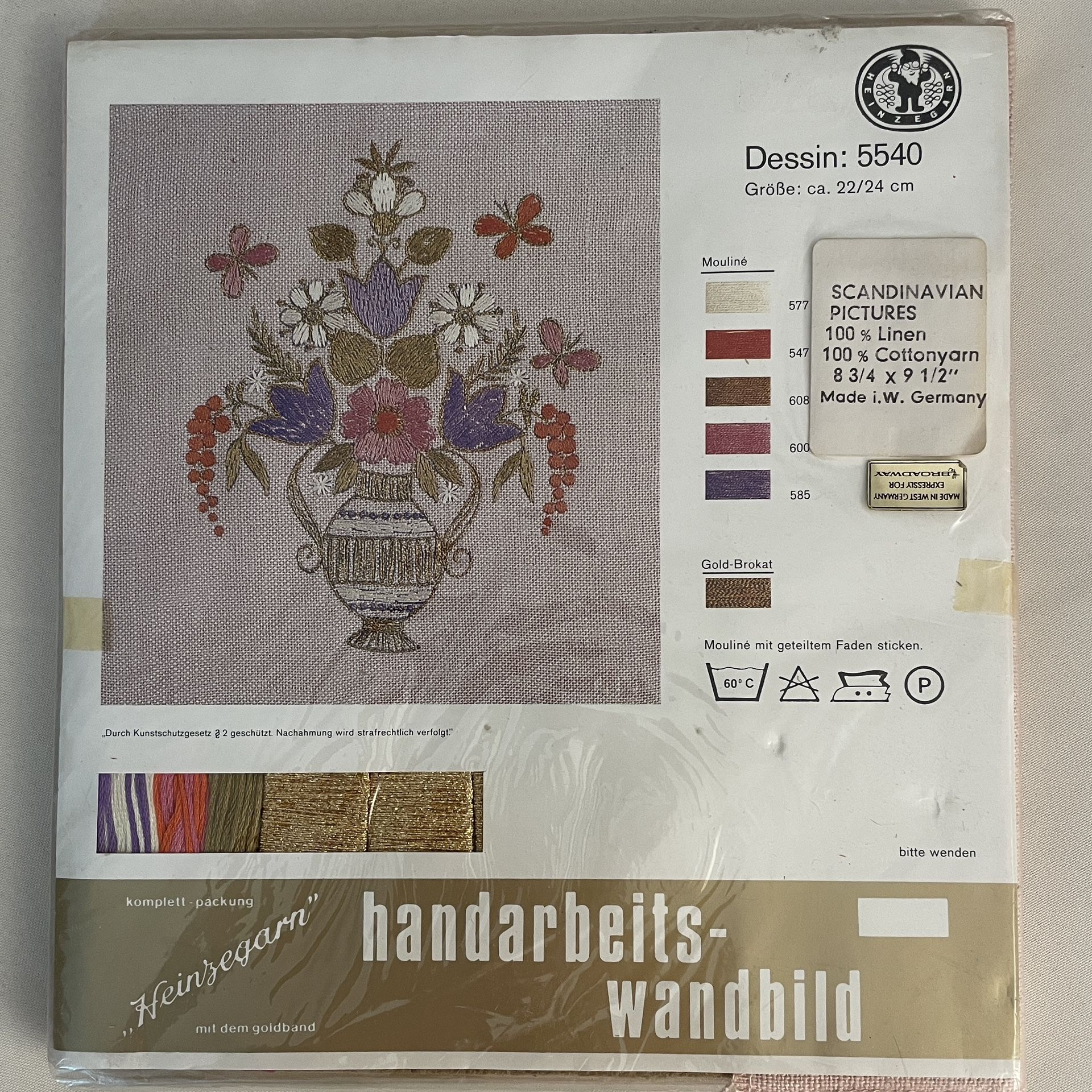 Vintage Scandinavian Pictures Handarbeits-Wandbild Floral Embroidery Kit 100% Linen Cotton Yarn 8 3/4" x 9 1/2" Made In Germany