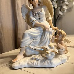Owell Accents | Vintage well Porcelain Mother And Child Angels | Color: Tan| Size: 8 Tall X 6 12 Wide