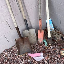 2 Shovels Pick And Corner Scoop