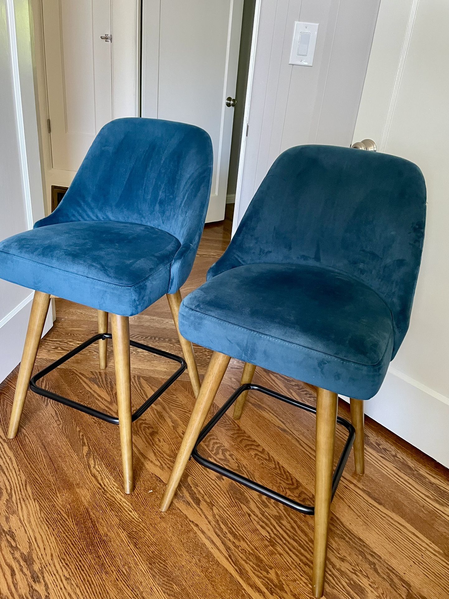 Used West Elm Mid-Century Upholstered Swivel Counter Stool
