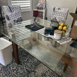 Glass Top Dining Table And 6 Chairs With Covers