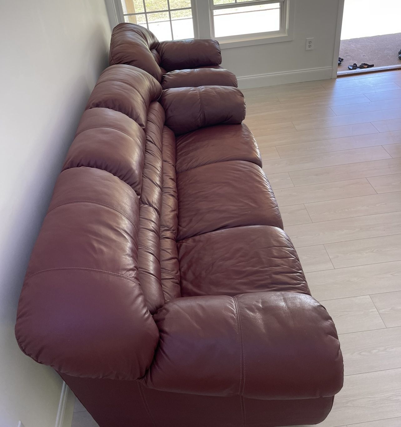 Leather furniture sofa and chair set $350 🚛free shipping