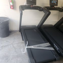2025 Model Nordictrack
Commercial LE Treadmill- 12% incline 12mph Max speed - 22" wide belt $900