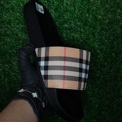 Burberry Slides 