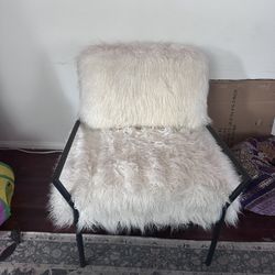 bedroom chair 