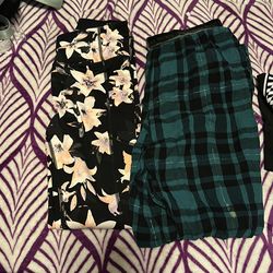 Victoria Secret leggings and pjs size small and blue leggings