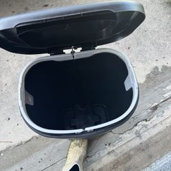 13 Gallon Step On Trash Cans