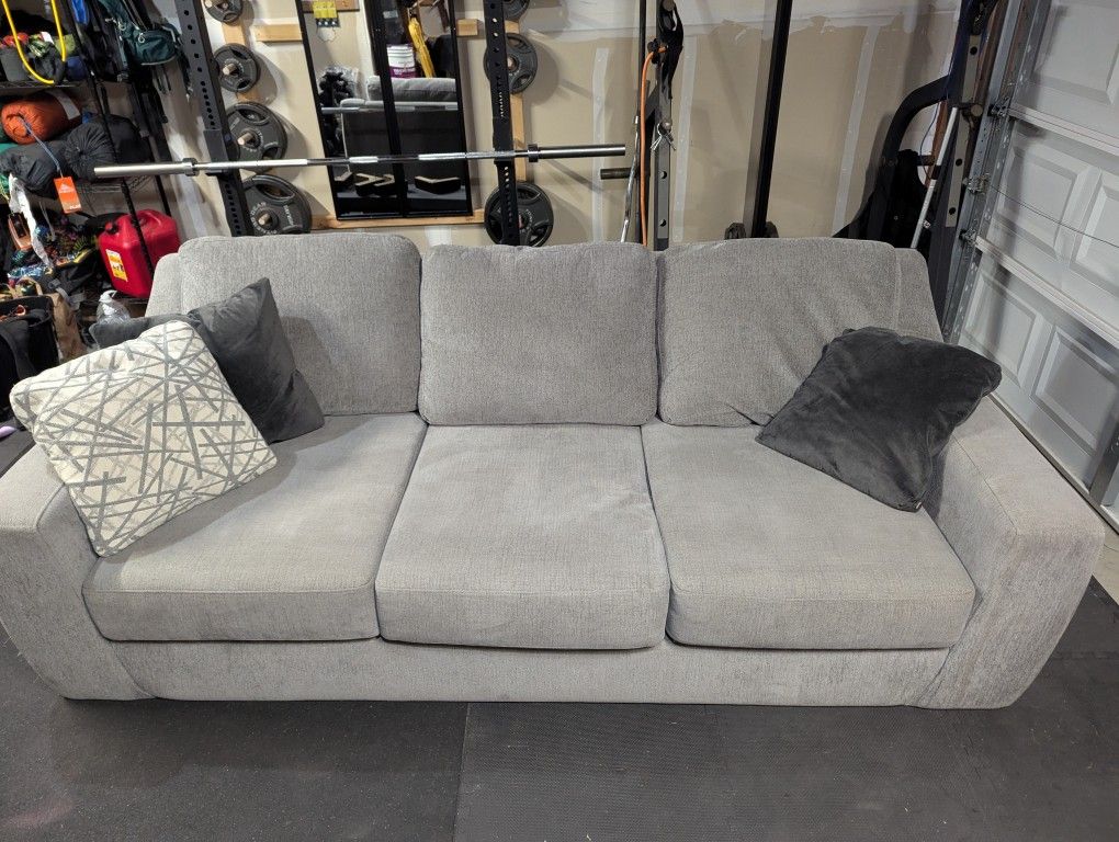 CLEAN Roman Couch Great Condition