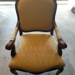 CHAIR IN GOOD CONDITION