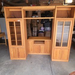 Entertainment center
