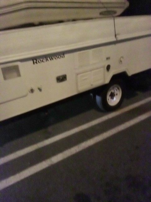 1993 Rockwood 2360