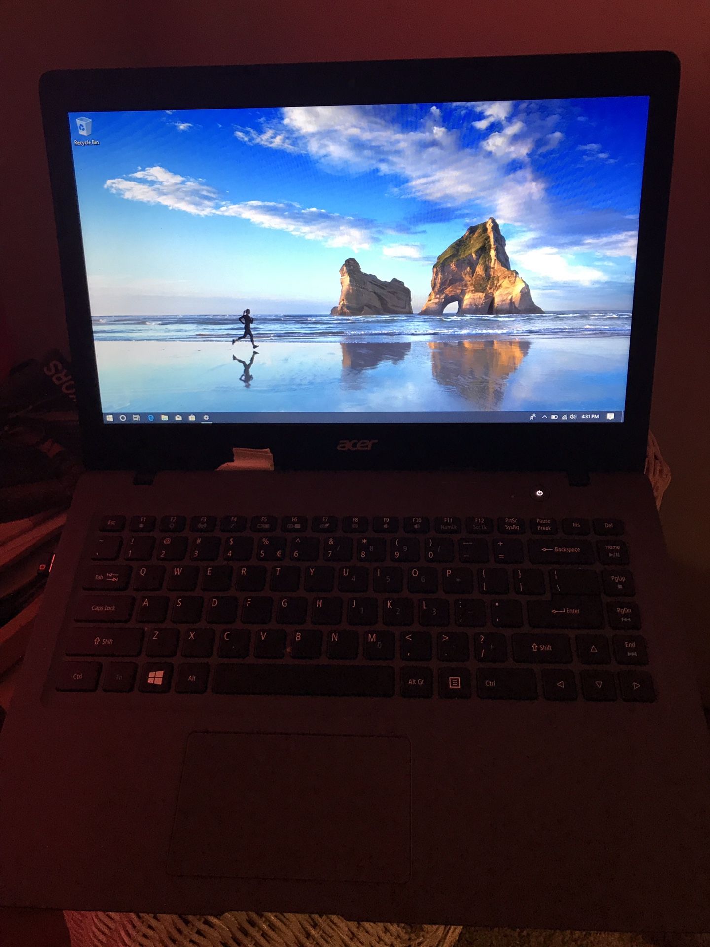 Acer laptop w/ mouse $200