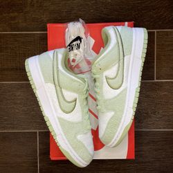 Nike Dunk Low Honeydew Fleece 