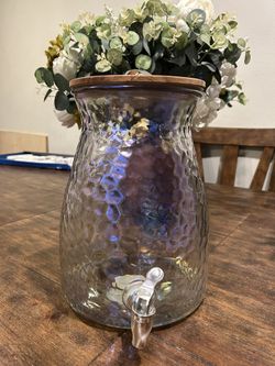 Glass beverage container