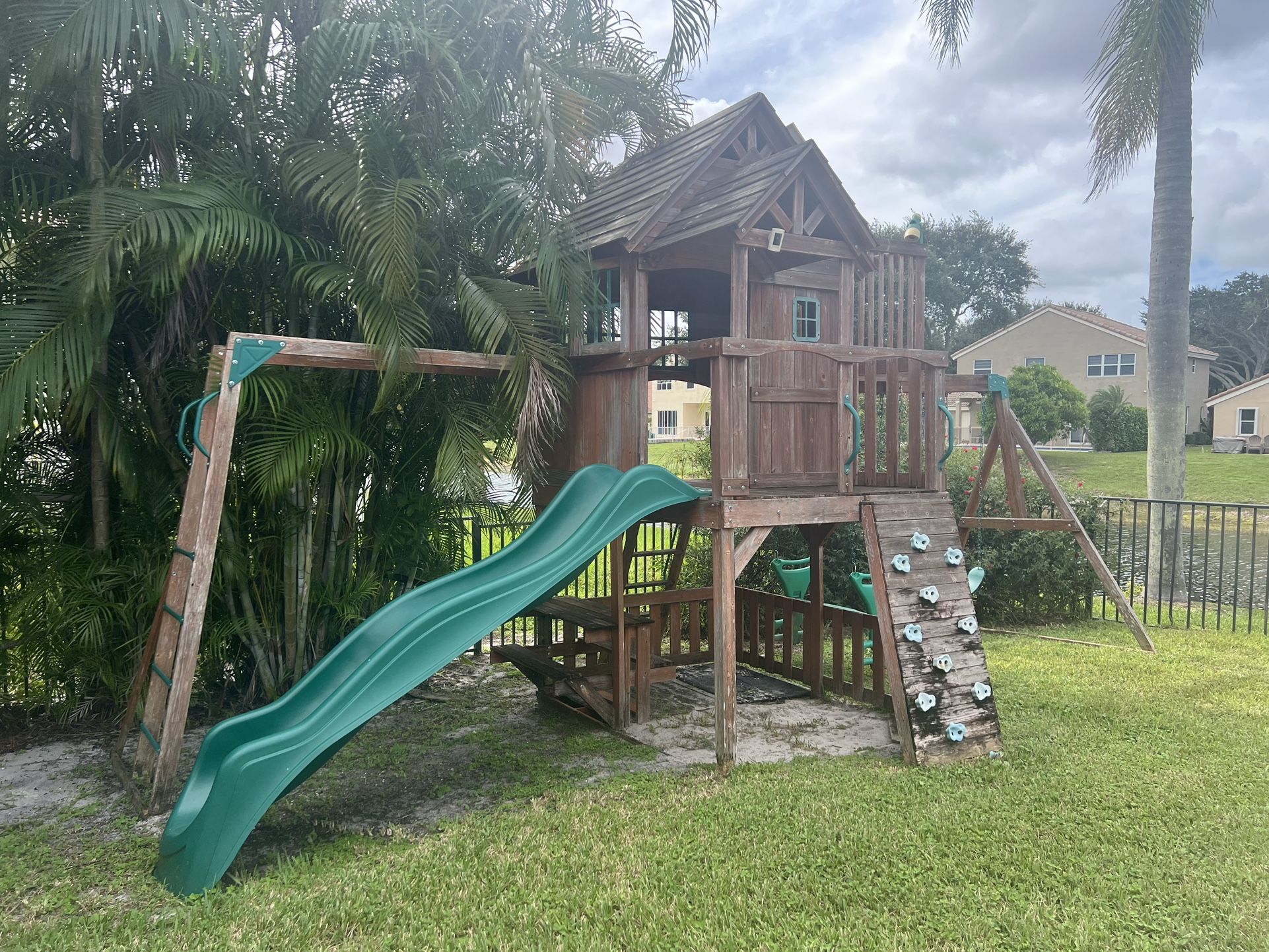 Jungle gym playground