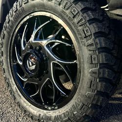 22" Dually Wheels And Tires 35/1250/22