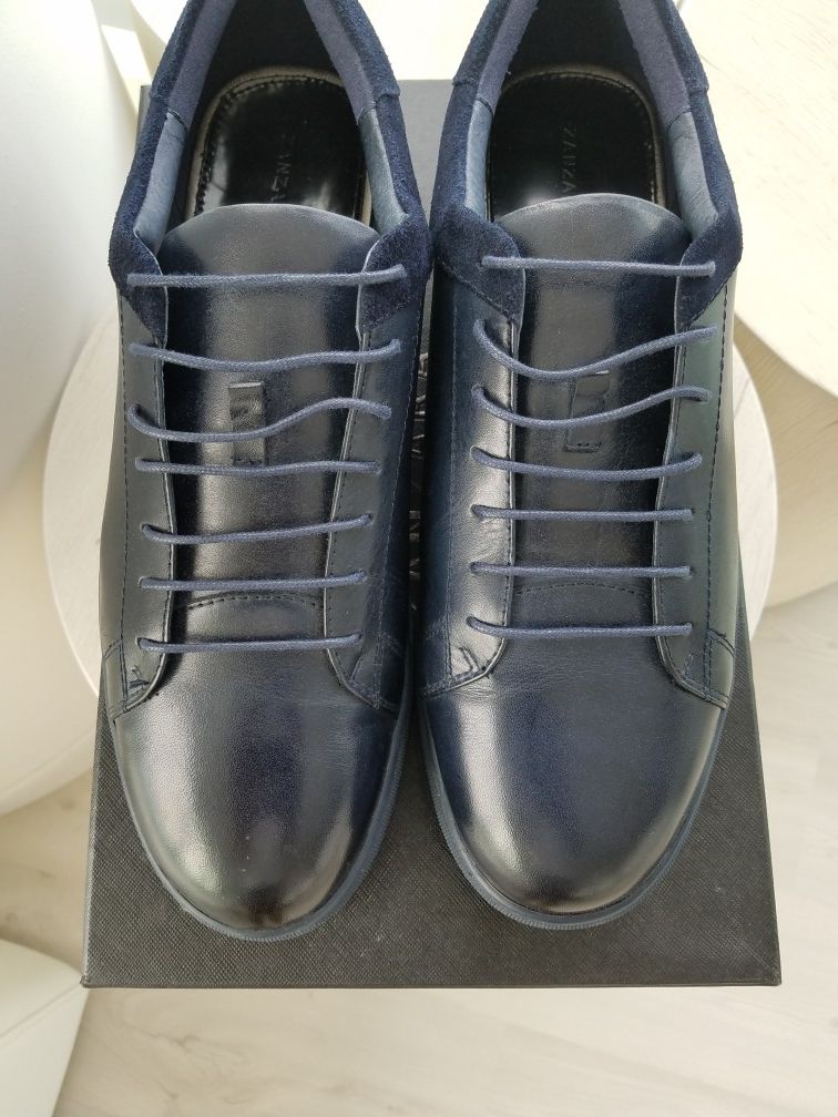 Navy Blue Low Top Fashion Sneakers, Size 13, Zanzara