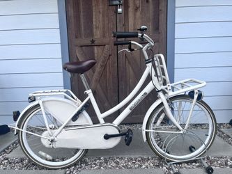 Small Beautiful Popal Daily Dutch Basic Bike 