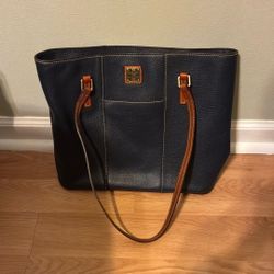 New Dooney And Bourke Purse 