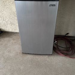 Magic Chef Mini Fridge