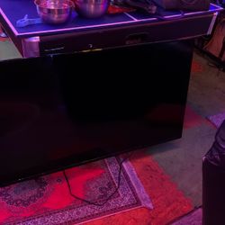 Insignia Flat Screen Tv