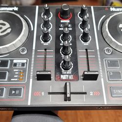 Numark PartyMix DJ controller