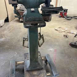 Stanley pedestal grinder