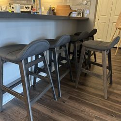 Stools/Chairs