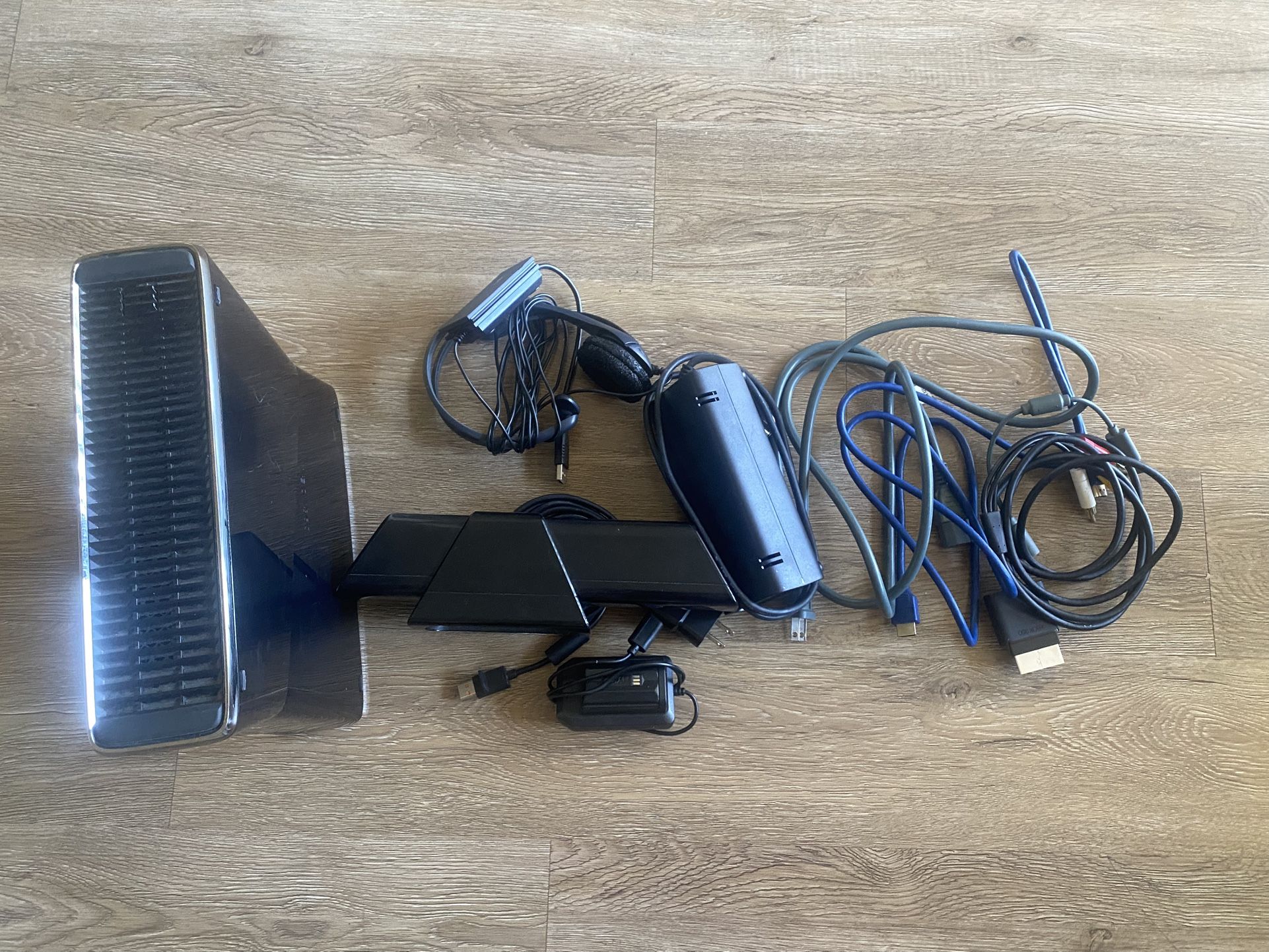 Xbox 360 Slim, Kinect And Games