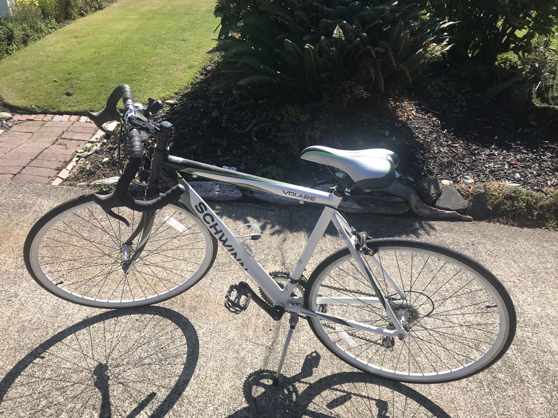 Schwinn Volare 1300 Aluminum Road Bike