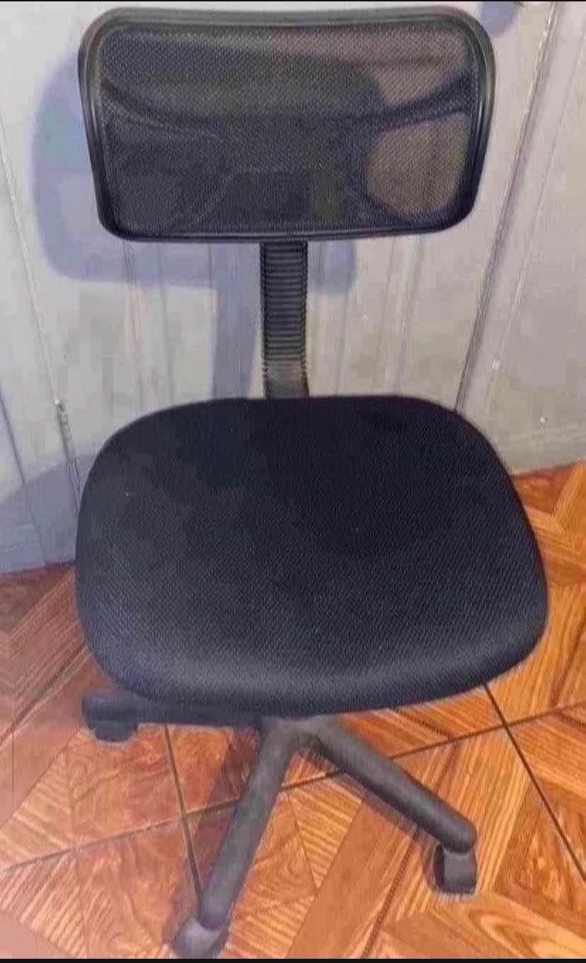 Office Chairs 