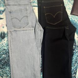 Levi’s Straight Fit 