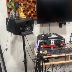 Audio Equipment Read Description 